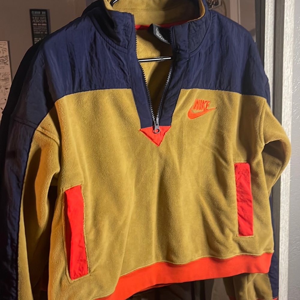 Cropped Nike Sweater